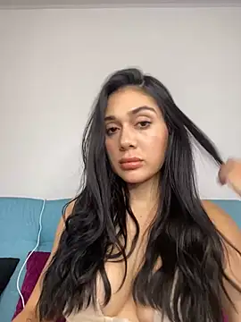 LaanaCooper online show from 02.28.25