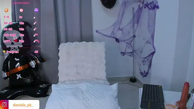 roxy pk  online show from 10.25.25