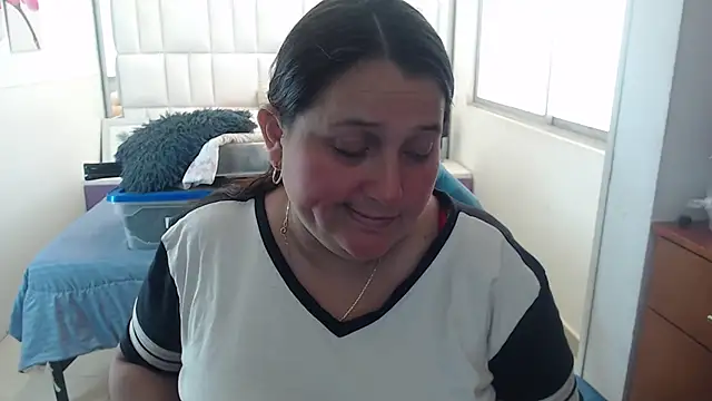 Snapshot of Kerly_Doll chatting on 05.25.26 Kerly Doll online show from 05.25.26