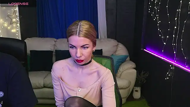Snapshot of AlisaAleksandr chatting on 01.29.25 AlisaAleksandr online show from 01.29.25