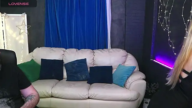 Snapshot of AlisaAleksandr chatting on 02.15.25 AlisaAleksandr online show from 02.15.25