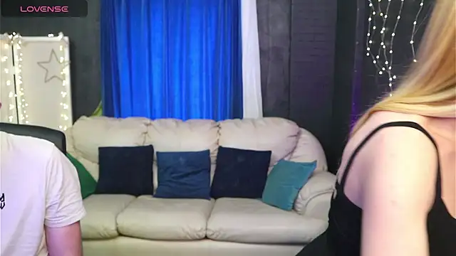 Snapshot of AlisaAleksandr chatting on 03.16.25 AlisaAleksandr online show from 03.16.25