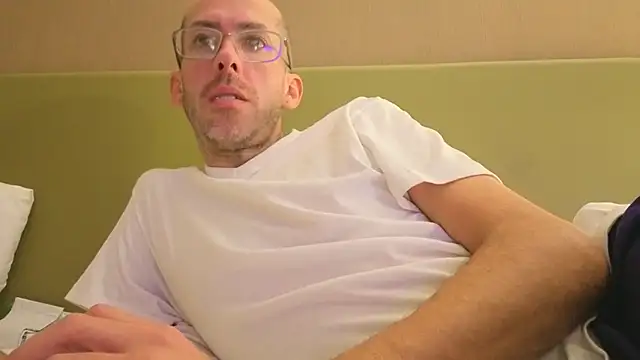 Snapshot of smokenstrokex chatting on 01.18.25 smokenstrokex online show from 01.18.25