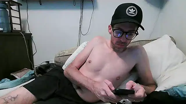 Snapshot of smokenstrokex chatting on 09.25.25 smokenstrokex online show from 09.25.25