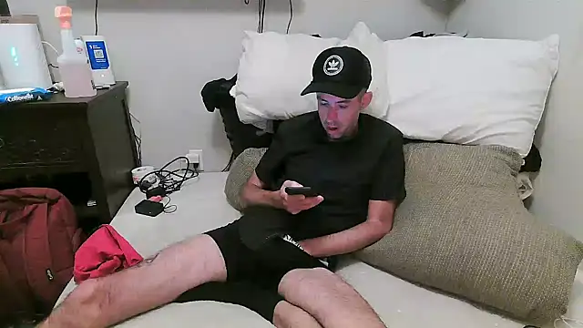 Snapshot of smokenstrokex chatting on 10.03.25 smokenstrokex online show from 10.03.25