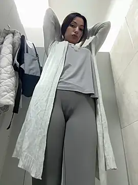 Snapshot of _MiaQueen_ chatting on 03.03.25  MiaQueen  online show from 03.03.25