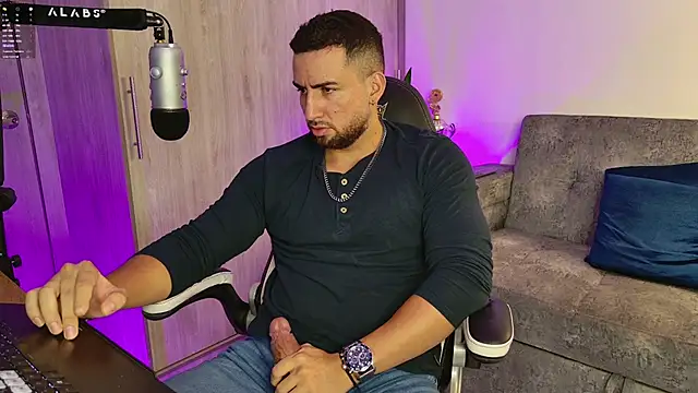 Snapshot of mr_david_cox chatting on 02.15.25 mr david cox online show from 02.15.25