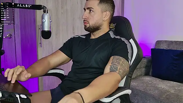 Snapshot of mr_david_cox chatting on 02.17.25 mr david cox online show from 02.17.25