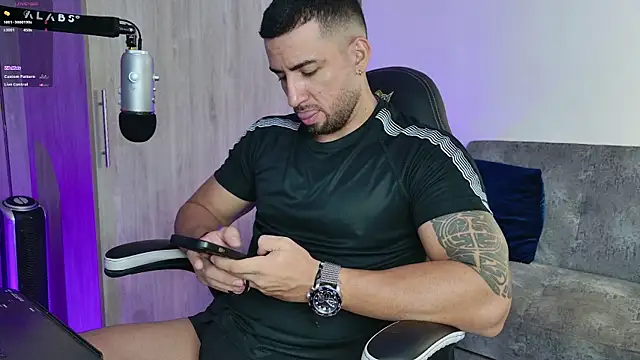 Snapshot of mr_david_cox chatting on 02.23.25 mr david cox online show from 02.23.25