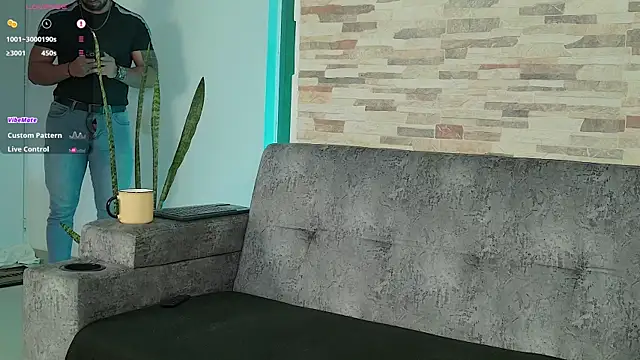 Snapshot of mr_david_cox chatting on 03.20.25 mr david cox online show from 03.20.25