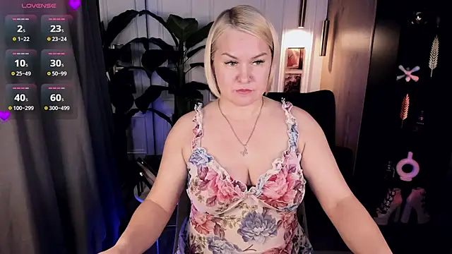 YolandaKiss online show from 06.15.26
