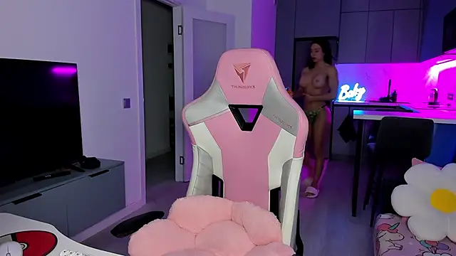 wow lovie online show from 03.18.26