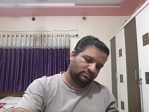 Snapshot of dhruv_love chatting on 02.14.26 dhruv love online show from 02.14.26