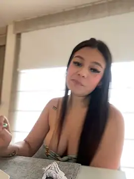 Alyshanon18 online show from 02.22.25