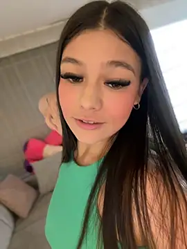 Alyshanon18 online show from 02.28.25