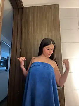 Alyshanon18 online show from 03.07.26