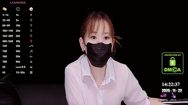 Snapshot of melia_Z chatting on 11.22.25 melia Z online show from 11.22.25