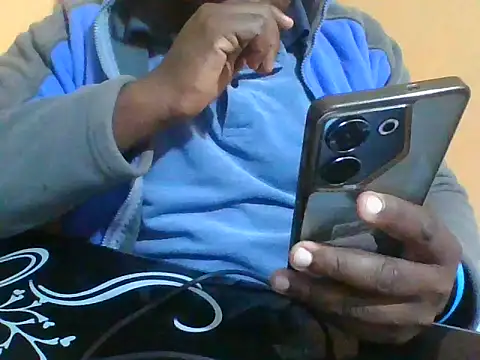 Snapshot of honeyswit chatting on 06.21.26 honeyswit online show from 06.21.26