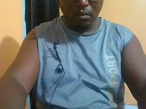 Snapshot of honeyswit chatting on 07.20.26 honeyswit online show from 07.20.26