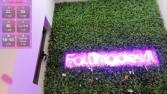 Snapshot of realhotfallingdevil chatting on 12.16.25 realhotfallingdevil online show from 12.16.25