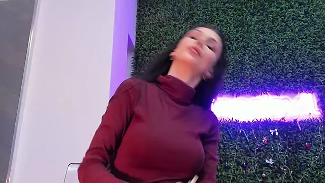 Snapshot of realhotfallingdevil chatting on 12.19.25 realhotfallingdevil online show from 12.19.25