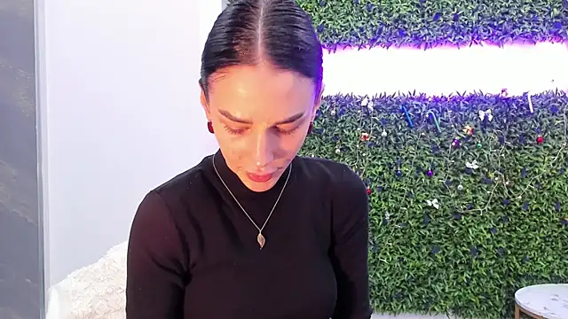 Snapshot of realhotfallingdevil chatting on 12.20.25 realhotfallingdevil online show from 12.20.25