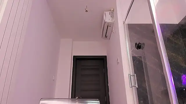 Snapshot of realhotfallingdevil chatting on 03.18.26 realhotfallingdevil online show from 03.18.26