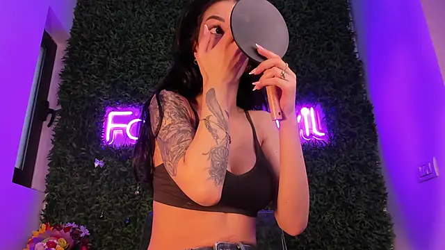 Snapshot of realhotfallingdevil chatting on 03.19.26 realhotfallingdevil online show from 03.19.26