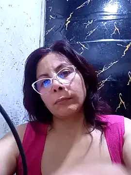 Snapshot of Anypink chatting on 02.18.25 Anypink online show from 02.18.25