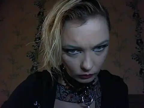 WildMissNiks online show from 03.10.26