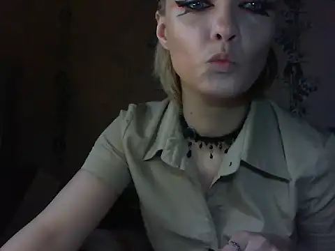 WildMissNiks online show from 05.13.26