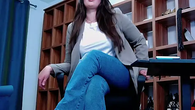 Snapshot of Mistress_Audrey chatting on 05.08.26 Mistress Audrey online show from 05.08.26