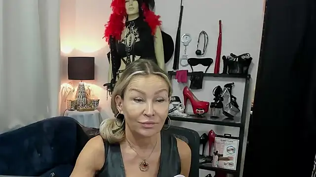 crystaLUX online show from 08.03.26