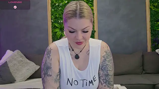 Raven Luna online show from 05.11.26