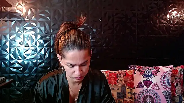 PINK  LOLA1 online show from 02.05.26