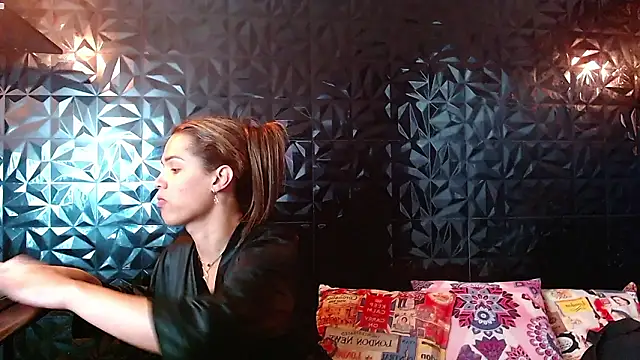 PINK  LOLA1 online show from 03.18.26