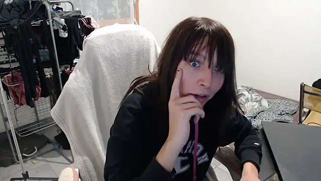 Snapshot of missthon0 chatting on 09.11.25 missthon0 online show from 09.11.25