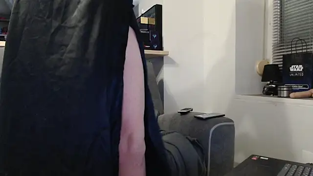 Snapshot of missthon0 chatting on 12.21.25 missthon0 online show from 12.21.25