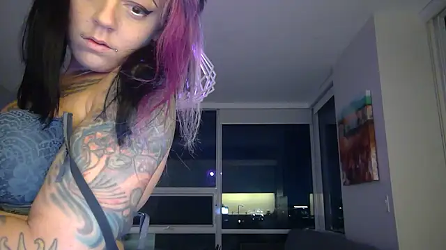 Snapshot of candidcandice chatting on 09.30.25 candidcandice online show from 09.30.25