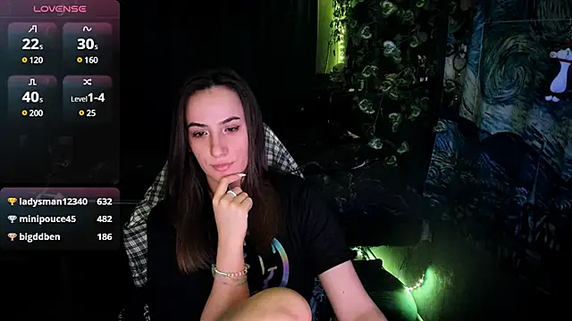 Snapshot of Selbi_Paine chatting on 03.20.25 Selbi Paine online show from 03.20.25