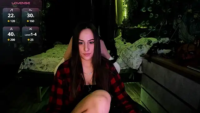 Snapshot of Selbi_Paine chatting on 10.26.25 Selbi Paine online show from 10.26.25