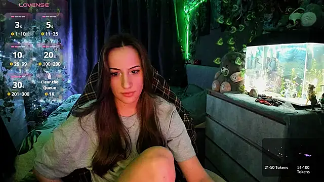 Snapshot of Selbi_Paine chatting on 12.22.25 Selbi Paine online show from 12.22.25