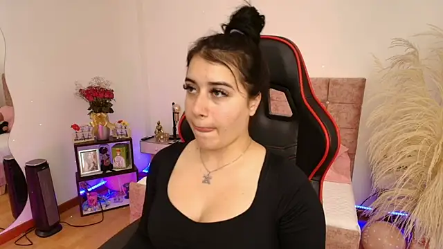 Snapshot of KallyMyller1 chatting on 12.03.24 KallyMyller1 online show from 12.03.24