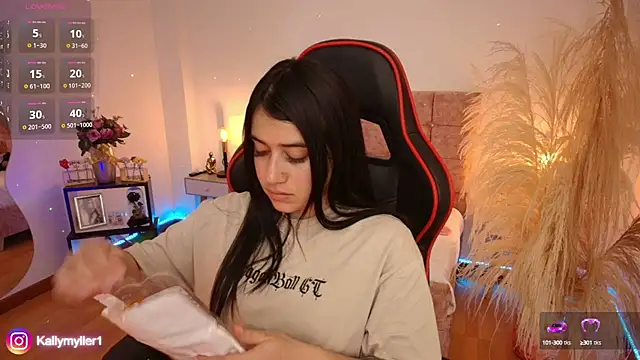 Snapshot of KallyMyller1 chatting on 01.09.25 KallyMyller1 online show from 01.09.25