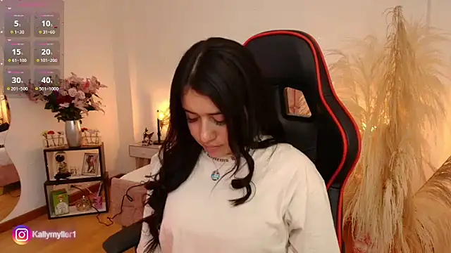 Snapshot of KallyMyller1 chatting on 02.21.25 KallyMyller1 online show from 02.21.25