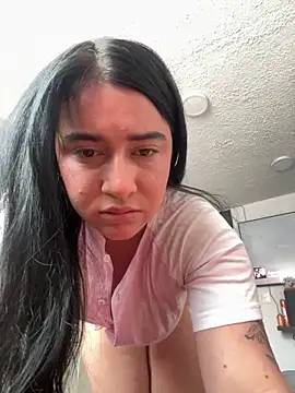 Snapshot of KallyMyller1 chatting on 11.04.25 KallyMyller1 online show from 11.04.25