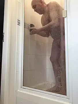 Snapshot of Free2cum4u chatting on 02.15.25 Free2cum4u online show from 02.15.25