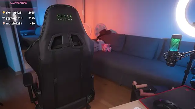 Emberella  online show from 12.06.24