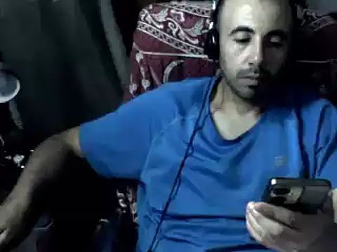 Snapshot of big_heart chatting on 09.21.25 big heart online show from 09.21.25