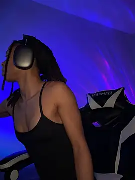 Snapshot of thebrattygoddess chatting on 12.24.24 thebrattygoddess online show from 12.24.24